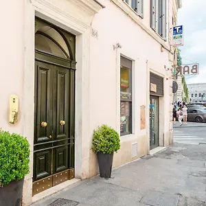 ** Bed & Breakfast Buonanotte Colosseo Italien