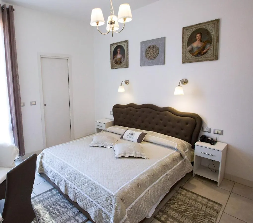 Hotel Arcoveggio Болонья 2*,