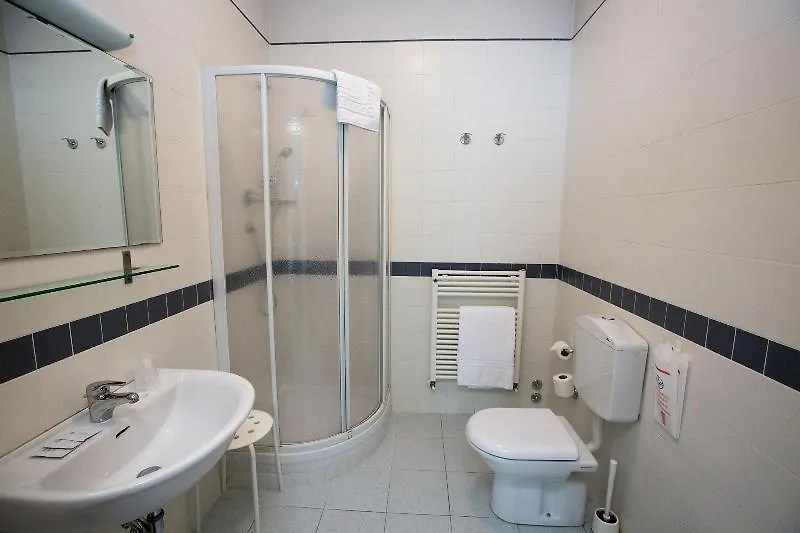 **  Hotel Arcoveggio Болонья Италия
