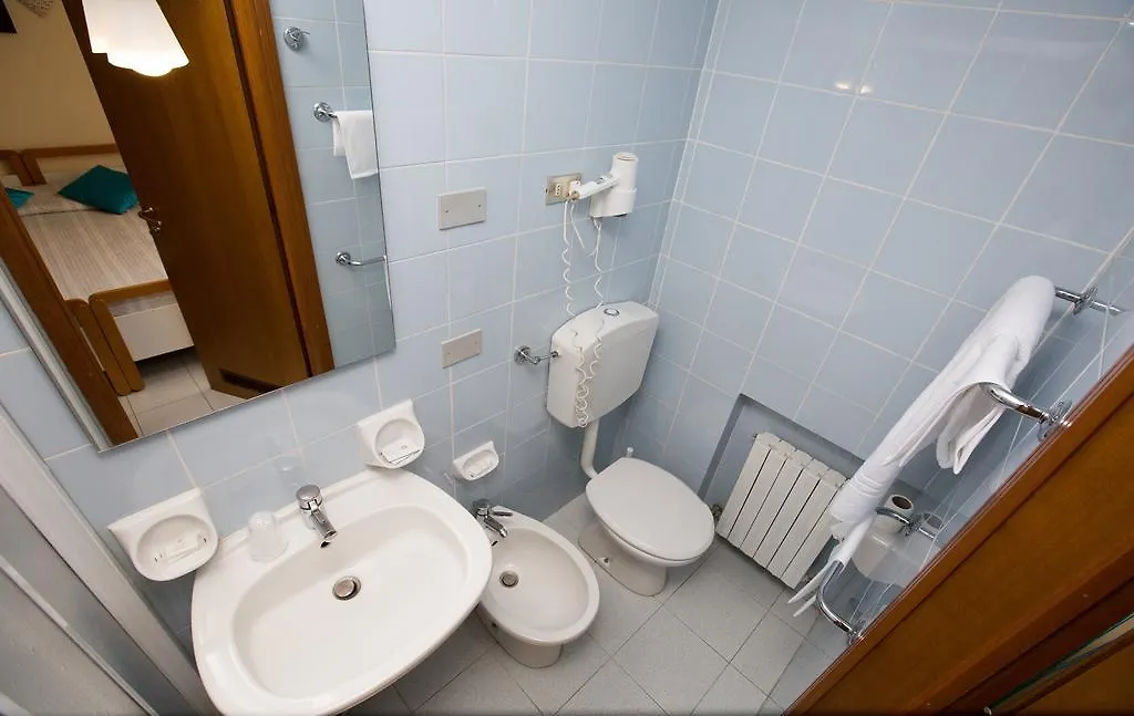 Hotel Arcoveggio Болонья