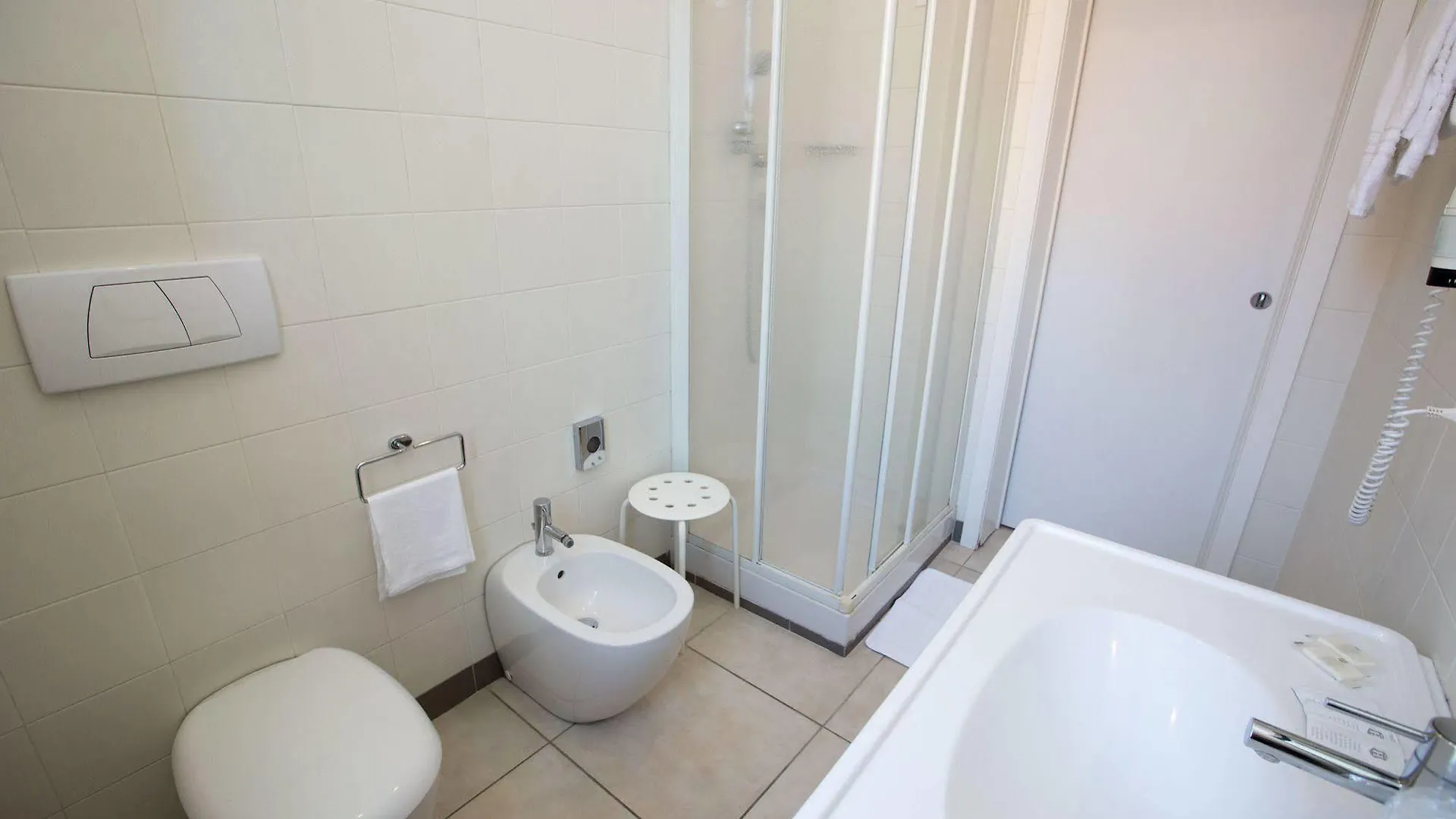 Hotel Arcoveggio Болонья